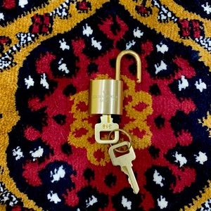Louis Vuitton lock and keys 🔐